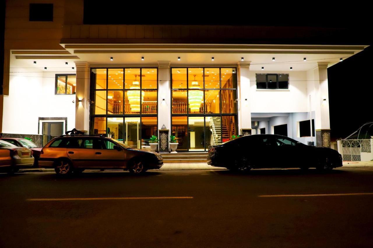 United Hotel International Yaoundé Esterno foto