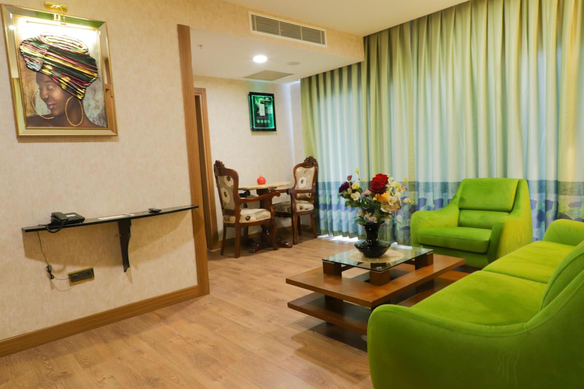 United Hotel International Yaoundé Esterno foto