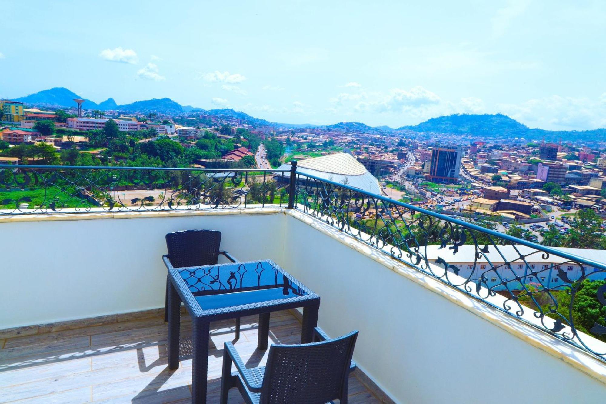 United Hotel International Yaoundé Esterno foto